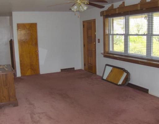 578 Cedar Grove Road Burgettstown, PA 15021 - Photo 4 of 8 Living Room.