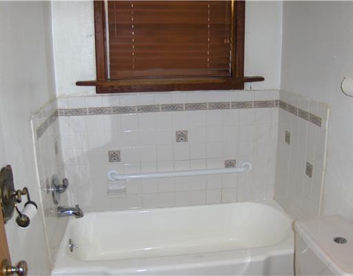 578 Cedar Grove Road Burgettstown, PA 15021 - Photo 7 of 8 Master Bath/Spa.