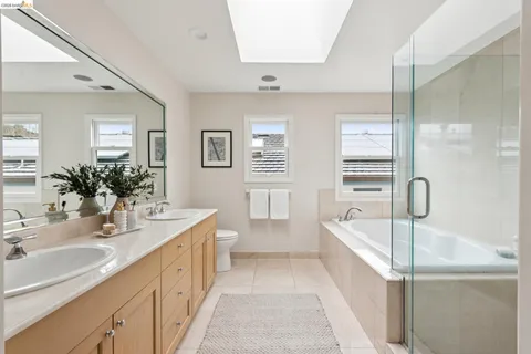 $1,495,000 | 287 Cross Road, Oakland, CA 94618