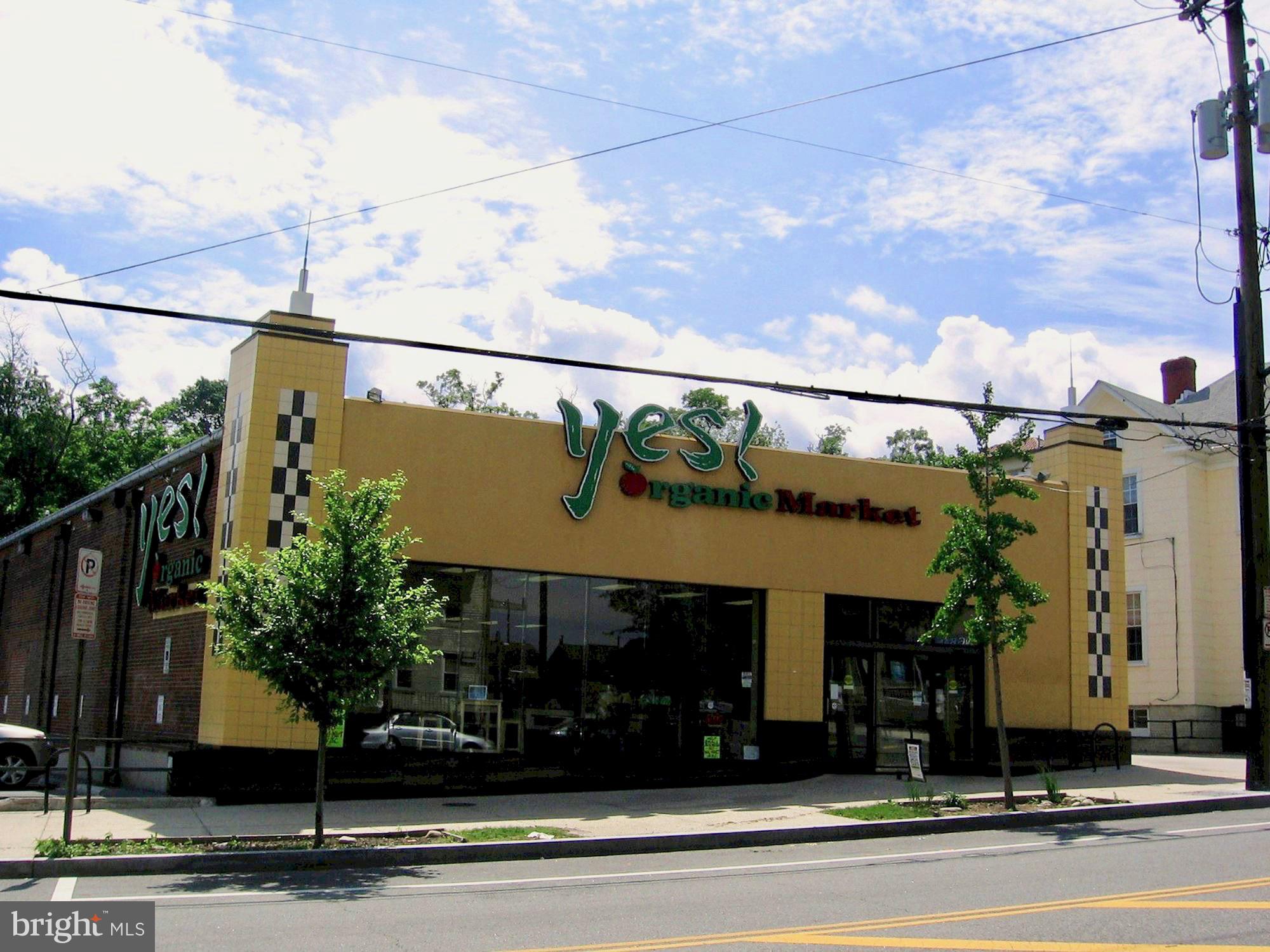 15 Evarts Street Northeast Washington, DC 20002 - Photo 34 of 37 Grocery store