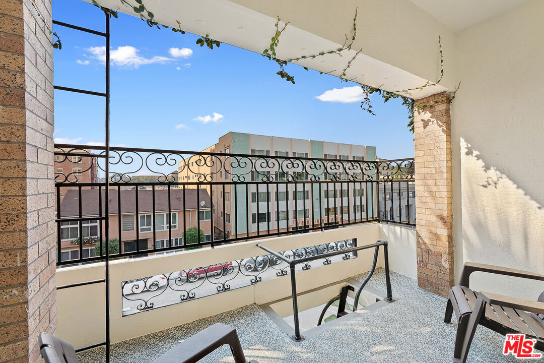 330 Cedar Avenue Long Beach, CA 90802 - Photo 5 of 18 a view of a balcony with furniture