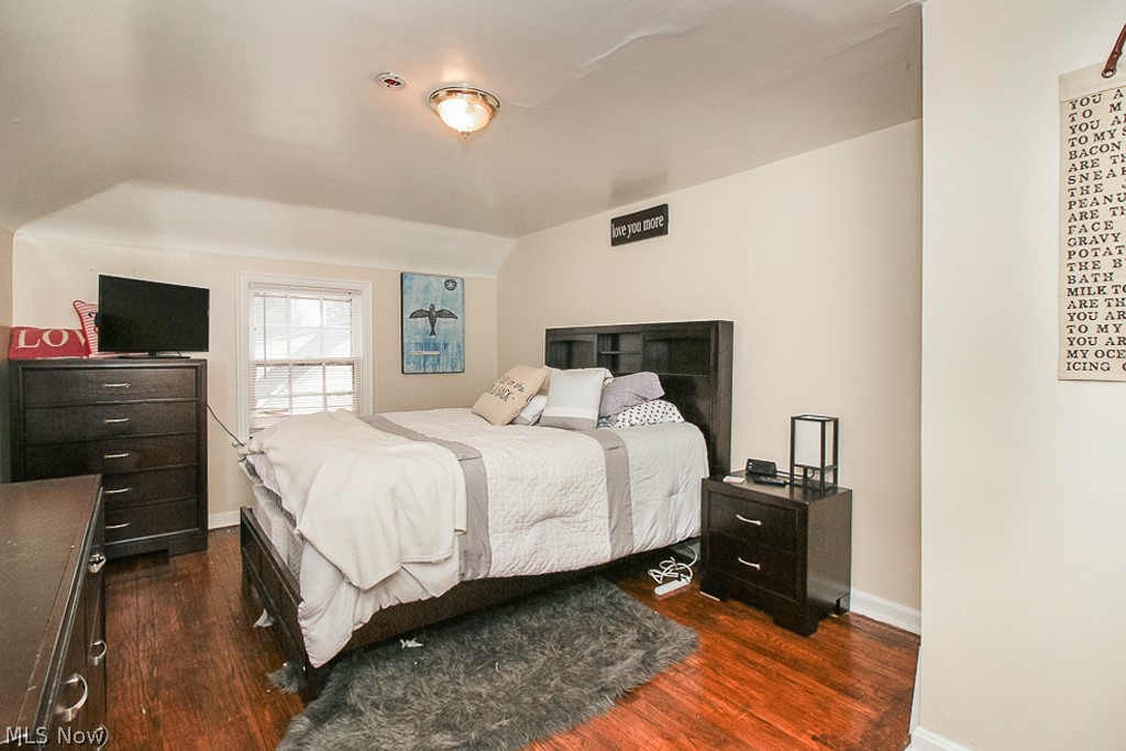 2050 Staunton Road Cleveland, OH 44118 - Photo 22 of 35