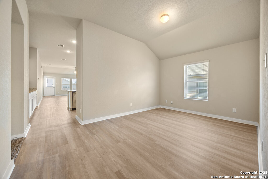 10708 Rosalina Loop Converse, TX 78109 - Photo 6 of 30