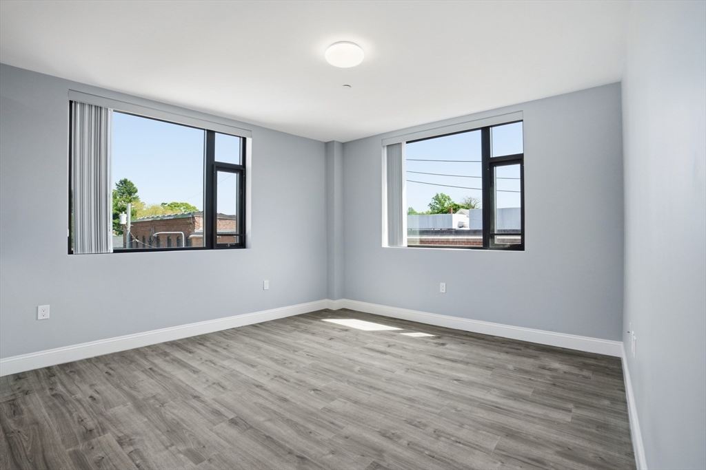 632 Centre Street, Unit 304 Boston, MA 02130 - Photo 8 of 14