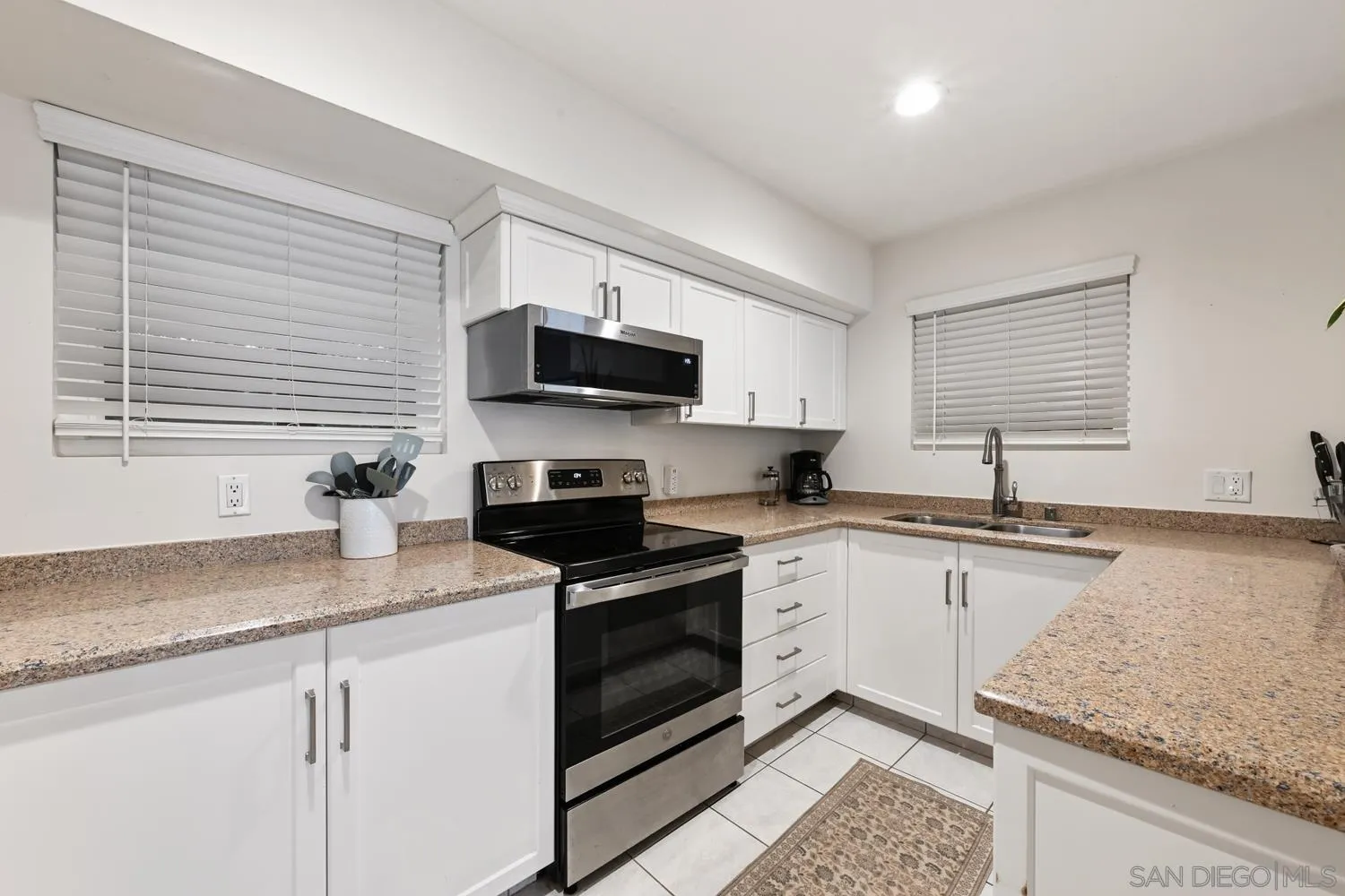 2610 Torrey Pines Road, Unit C22 La Jolla, CA 92037 - Photo 7 of 24 Gallery Image 7