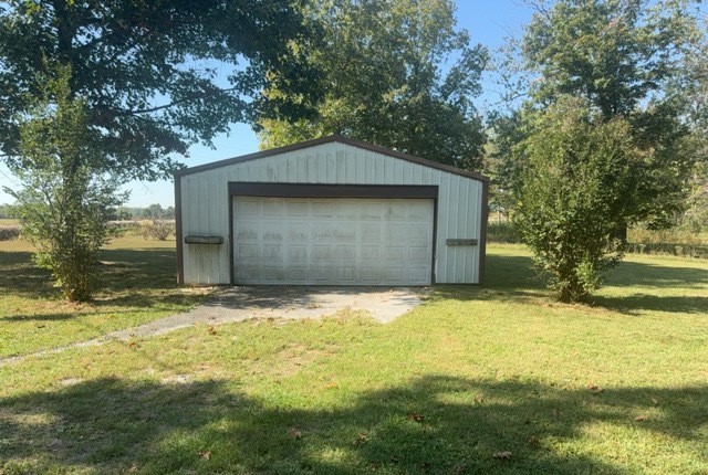 19188 East Divide Road Bluford, IL 62814 - Photo 20 of 20 a house with yard in front of it