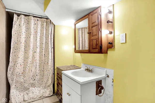 $220,000 | 1523 East Mills Avenue, Indianapolis, IN 46227