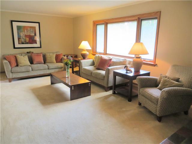 1585 Kirkley Road Columbus, OH 43221 - Photo 7 of 25