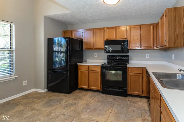 $2,295 | 10768 Belair Drive, Indianapolis, IN 46280