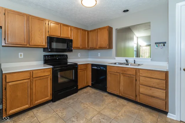 $2,295 | 10768 Belair Drive, Indianapolis, IN 46280