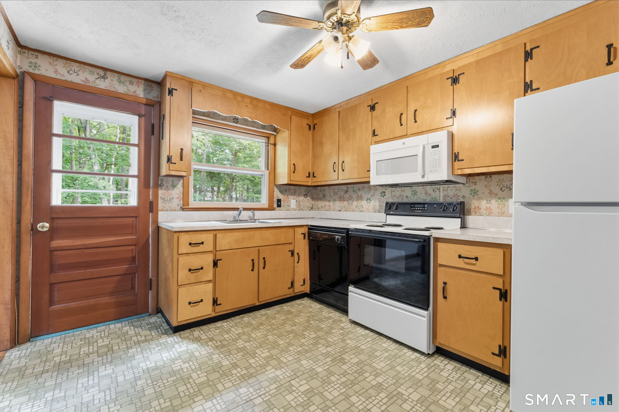 110 Lambtown Road Groton, CT 06355 - Photo 30 of 40