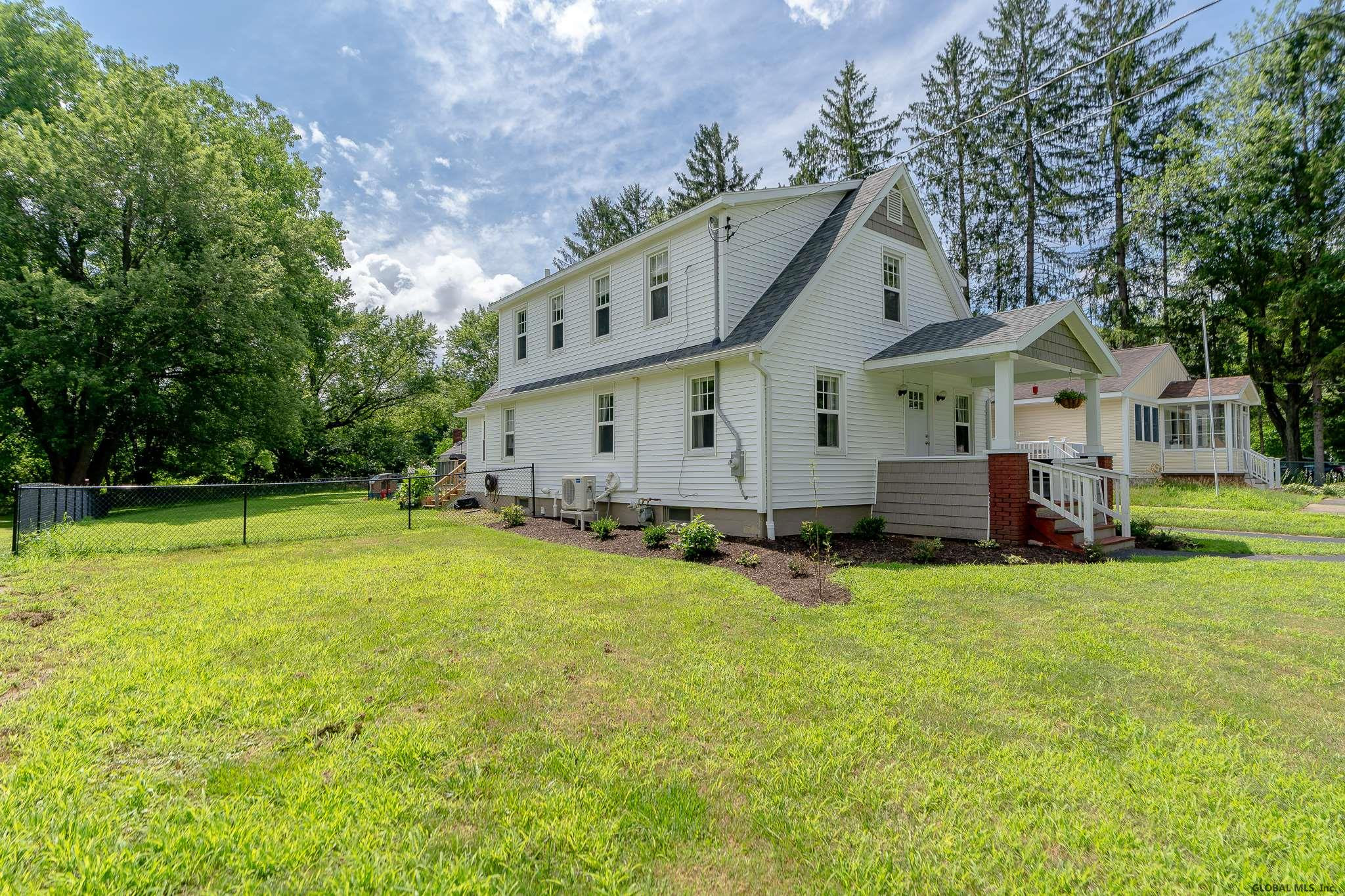 608 Rte 9W Bethlehem, NY 12077 - Photo 2 of 30 Photo 2