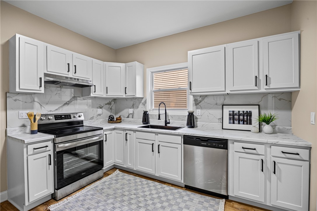 320 Rosewood Terrace Rochester, NY 14609 - Photo 12 of 29 Large updated kitchen