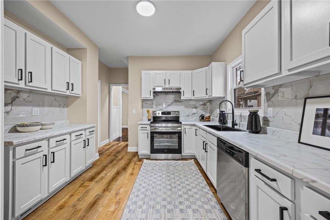 320 Rosewood Terrace Rochester, NY 14609 - Photo 13 of 29 Large updated kitchen