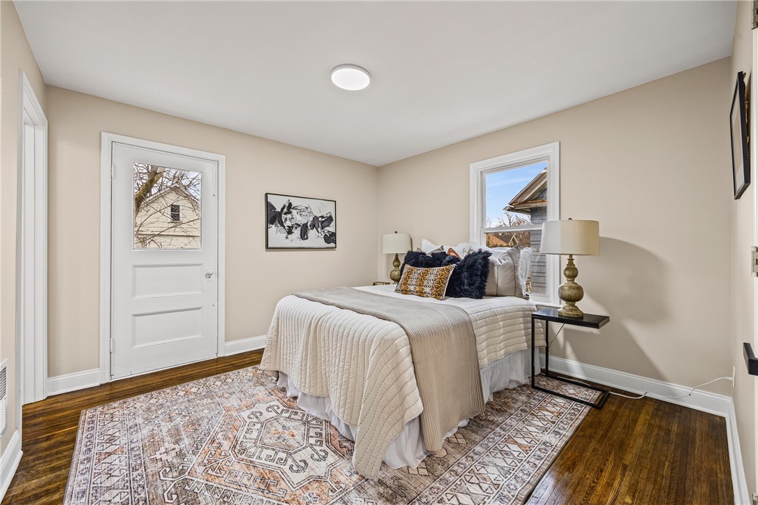 320 Rosewood Terrace Rochester, NY 14609 - Photo 15 of 29 Primary Suite