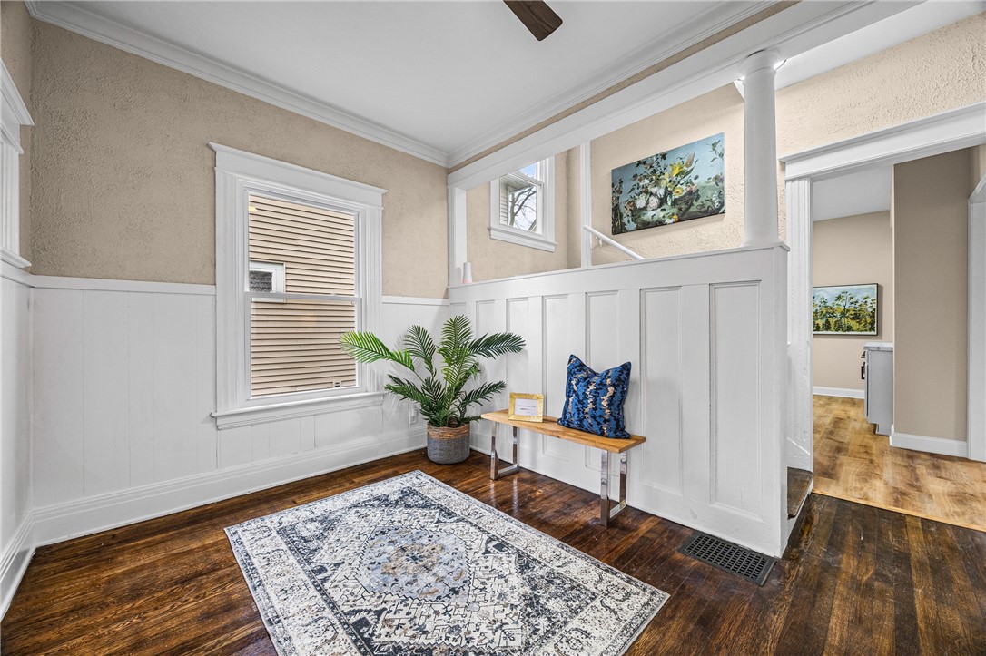 320 Rosewood Terrace Rochester, NY 14609 - Photo 3 of 29 Welcoming Foyer