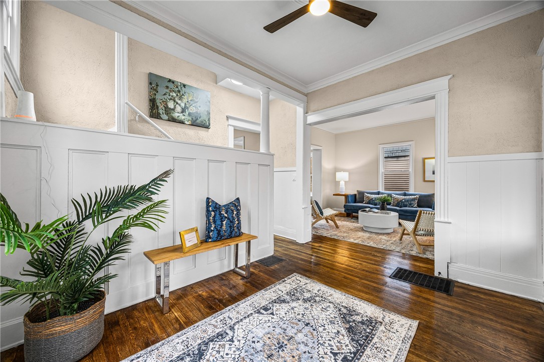 320 Rosewood Terrace Rochester, NY 14609 - Photo 4 of 29 Welcoming Foyer