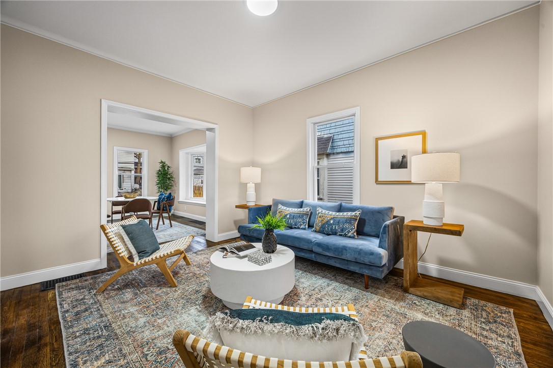 320 Rosewood Terrace Rochester, NY 14609 - Photo 6 of 29 Living Room