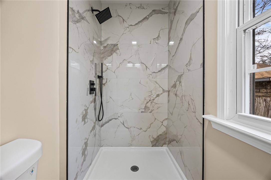 320 Rosewood Terrace Rochester, NY 14609 - Photo 10 of 29 First Floor Bathroom