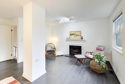 $275,000 | 1011 Wesley Lane, Algonquin, IL 60102