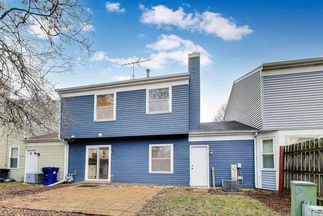 $275,000 | 1011 Wesley Lane, Algonquin, IL 60102