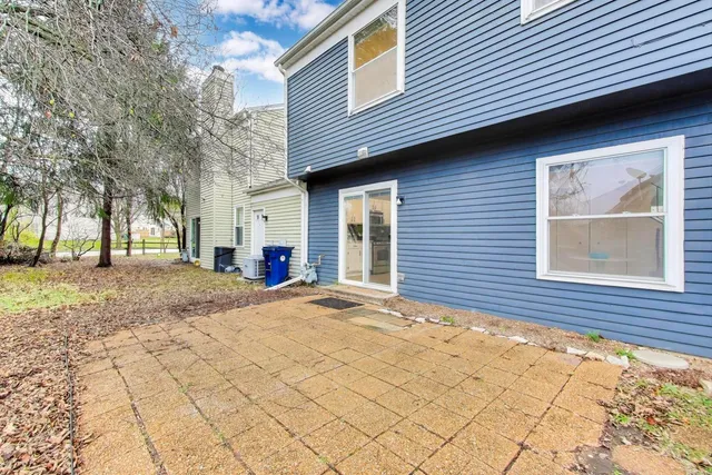 $275,000 | 1011 Wesley Lane, Algonquin, IL 60102