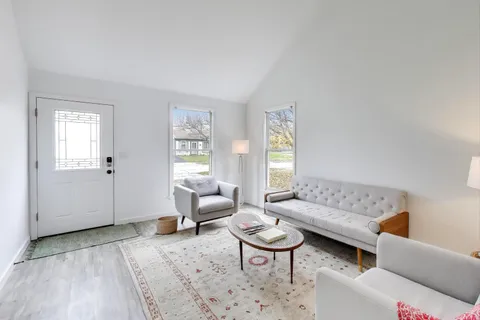 $275,000 | 1011 Wesley Lane, Algonquin, IL 60102