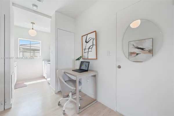 $2,444 | 750 Española Way, Unit 4, Miami Beach, FL 33139