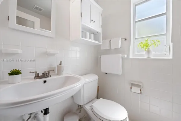 $2,444 | 750 Española Way, Unit 4, Miami Beach, FL 33139