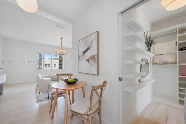 $2,444 | 750 Española Way, Unit 4, Miami Beach, FL 33139