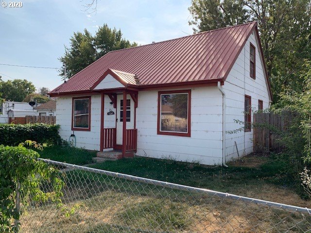 321 Southwest 18th Street Pendleton, OR 97801 - Photo 1 of 16