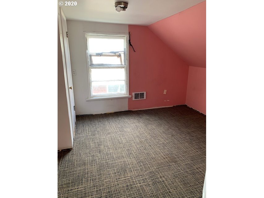321 Southwest 18th Street Pendleton, OR 97801 - Photo 11 of 16
