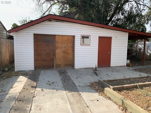 321 Southwest 18th Street Pendleton, OR 97801 - Photo 13 of 16