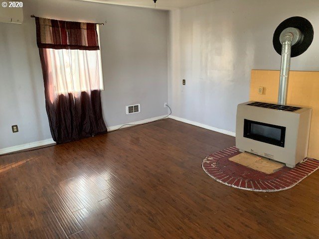 321 Southwest 18th Street Pendleton, OR 97801 - Photo 6 of 16