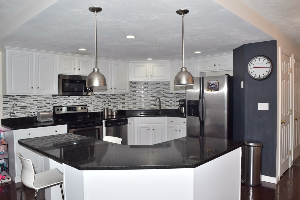 1703 Hampton Way, Unit 1703 Abington, MA 02351 - Photo 5 of 28