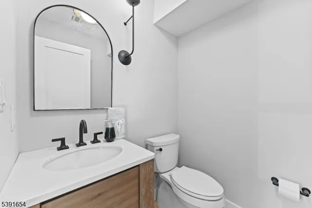 $1,395,000 | 188 Broadway, Unit 5, Woodcliff Lake, NJ 07677