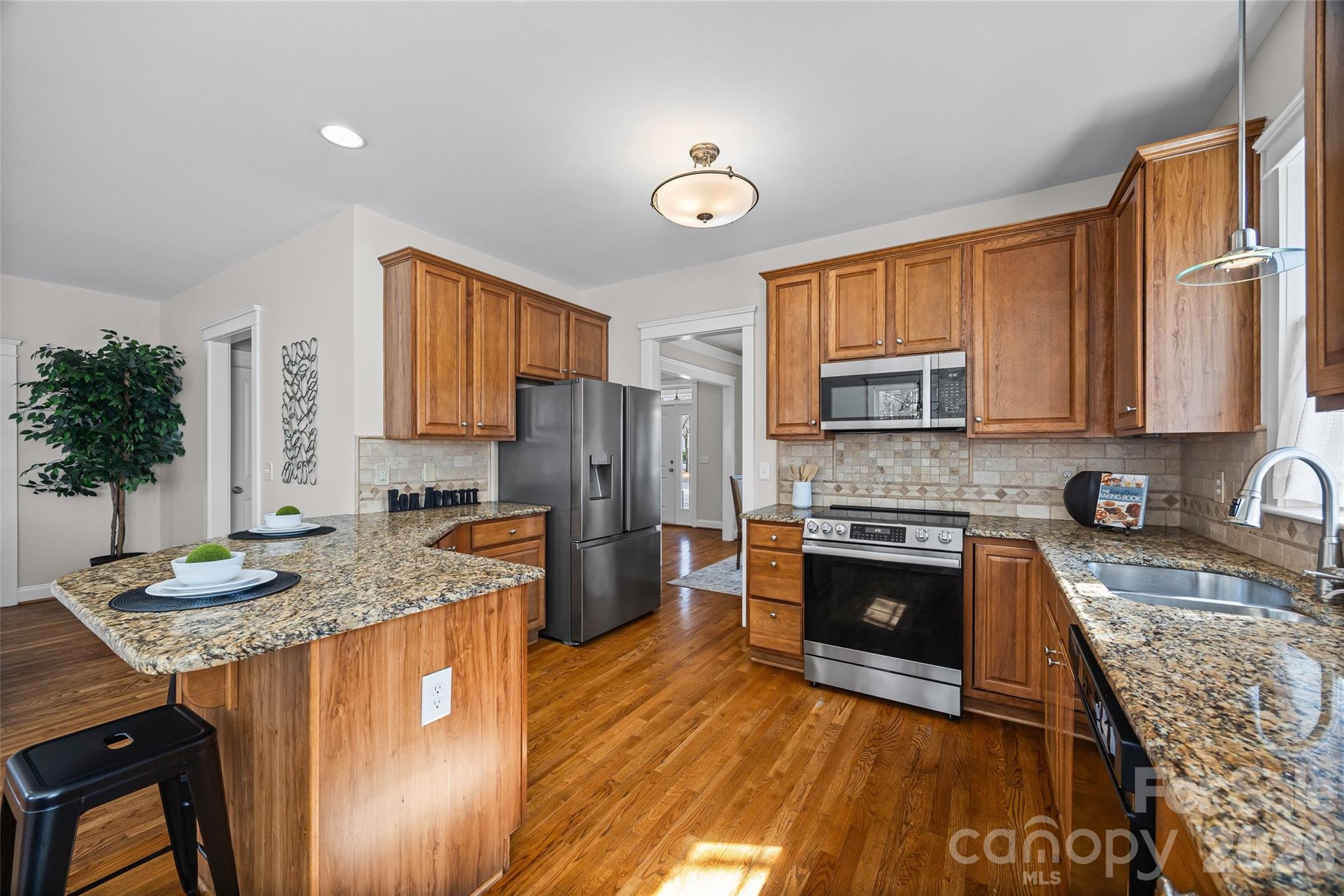 1039 Hunters Run Drive Tega Cay, SC 29708 - Photo 10 of 37