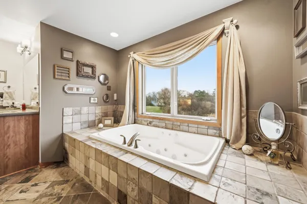 $789,900 | W360-n7572 Thomas Drive, Oconomowoc, WI 53066