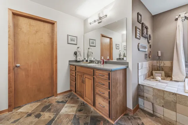 $789,900 | W360-n7572 Thomas Drive, Oconomowoc, WI 53066