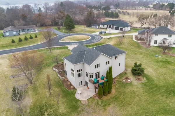 $789,900 | W360-n7572 Thomas Drive, Oconomowoc, WI 53066