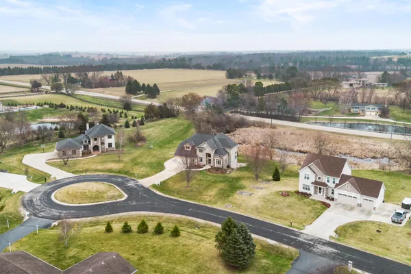 $789,900 | W360-n7572 Thomas Drive, Oconomowoc, WI 53066