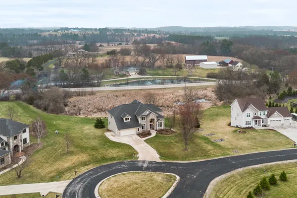 $789,900 | W360-n7572 Thomas Drive, Oconomowoc, WI 53066