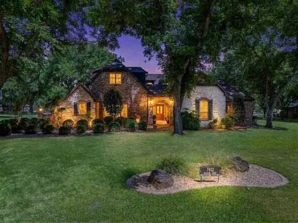$1,225,000 | 7402 Hanover Court, Granbury, TX 76049