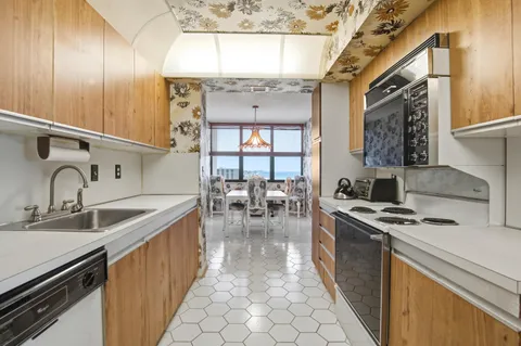 $599,999 | 2301 South Ocean Drive, Unit 2303, Hollywood, FL 33019