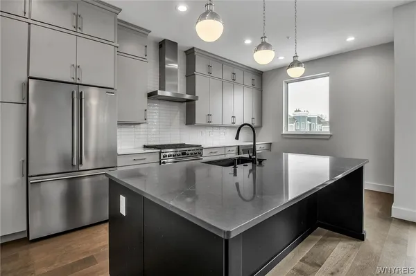 $899,000 | 244 Lakefront Boulevard, Buffalo, NY 14202