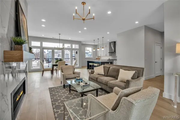 $899,000 | 244 Lakefront Boulevard, Buffalo, NY 14202