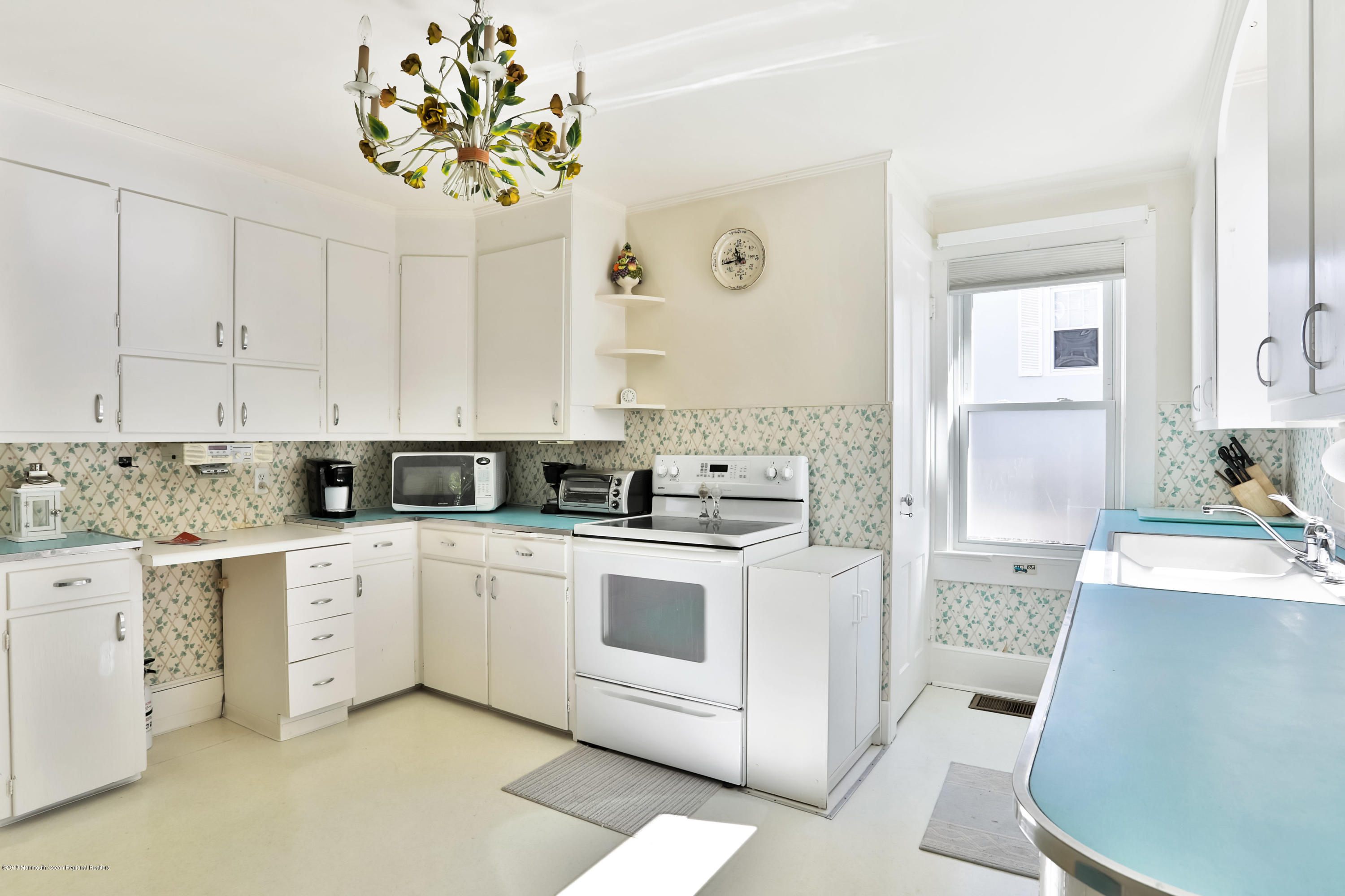 407 Jersey Avenue Spring Lake, NJ 07762 - Photo 8 of 26 1205 5th Ave 407 Jersey Ave-print-029-22
