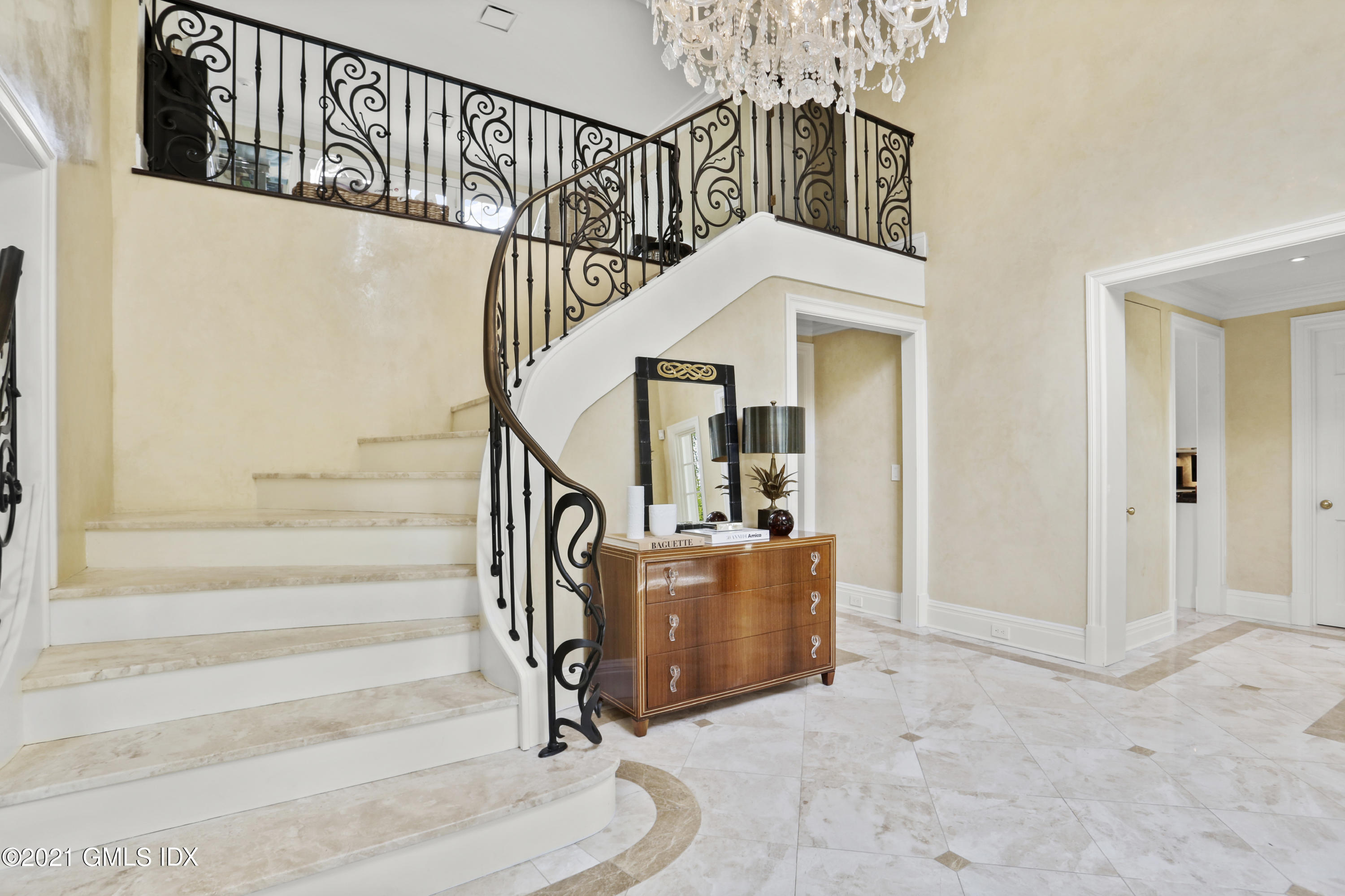 2 Round Hill Road Greenwich, CT 06831 - Photo 8 of 41 2 Round Hill Rd Greenwich CT-print-011-0