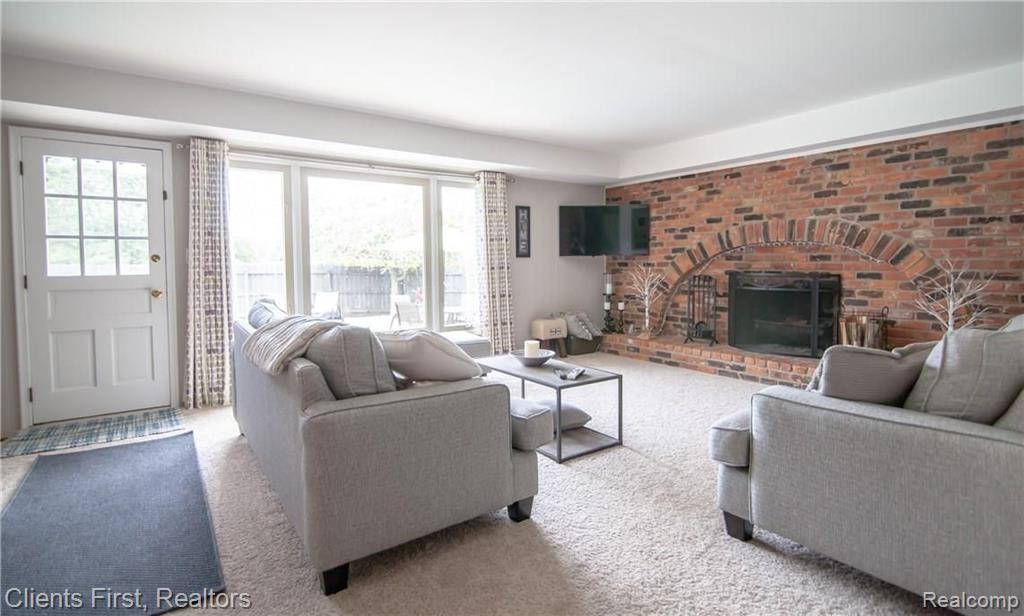 25236 Hopkins Road Farmington Hills, MI 48335 - Photo 28 of 53