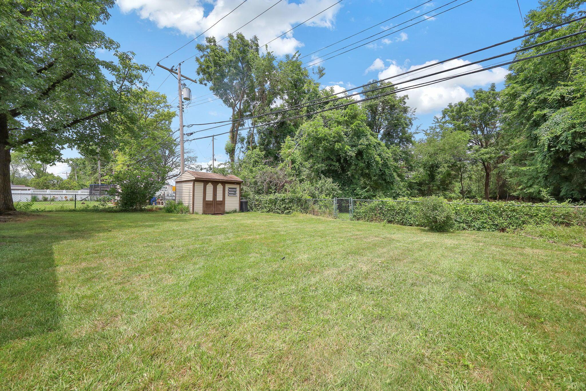 4652 Ludington Road Columbus, OH 43227 - Photo 40 of 43 Room to play